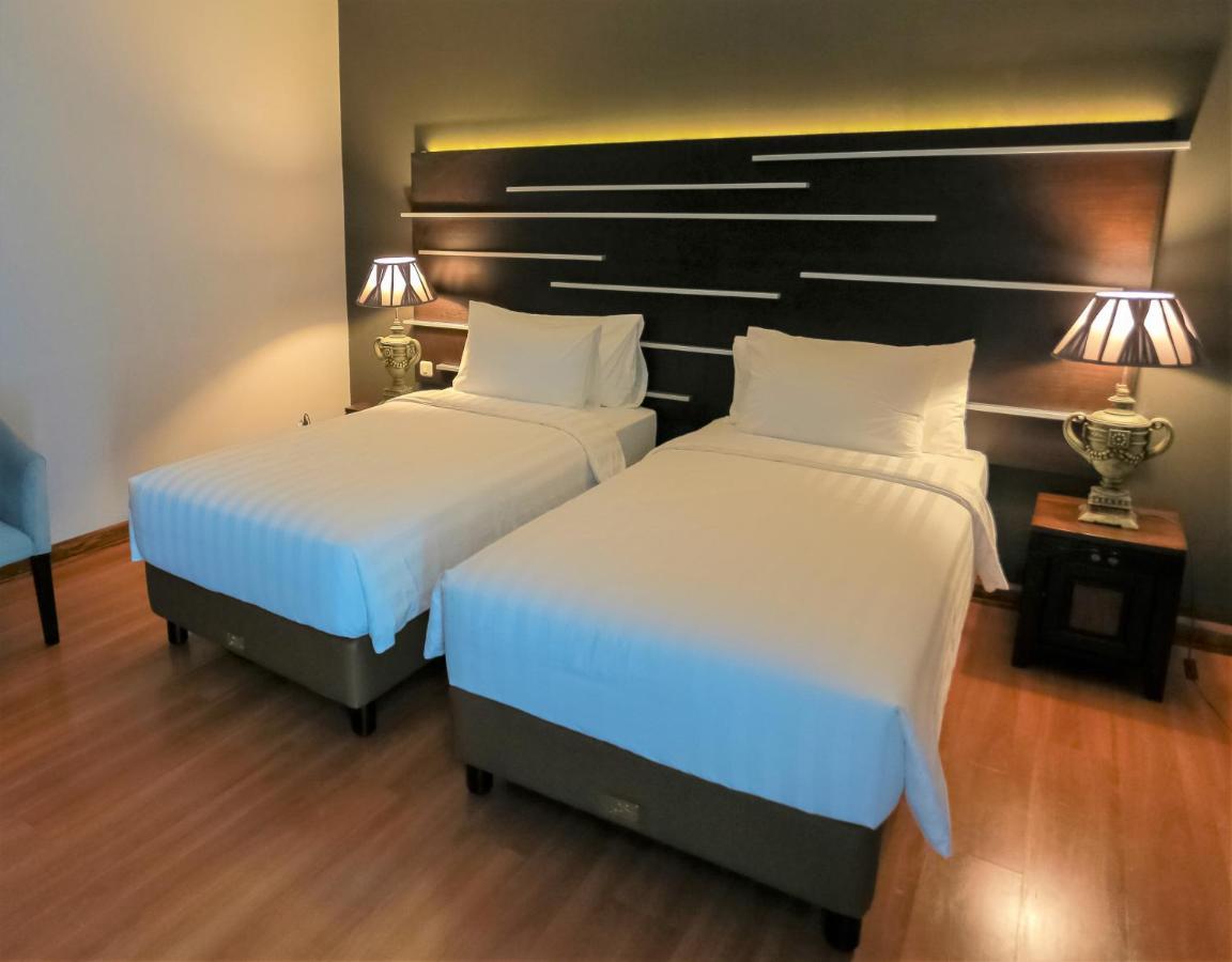 Madina Inn Джокьякарта Экстерьер фото