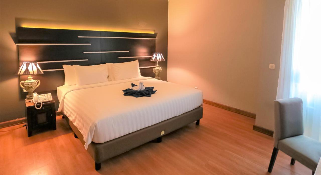 Madina Inn Джокьякарта Экстерьер фото