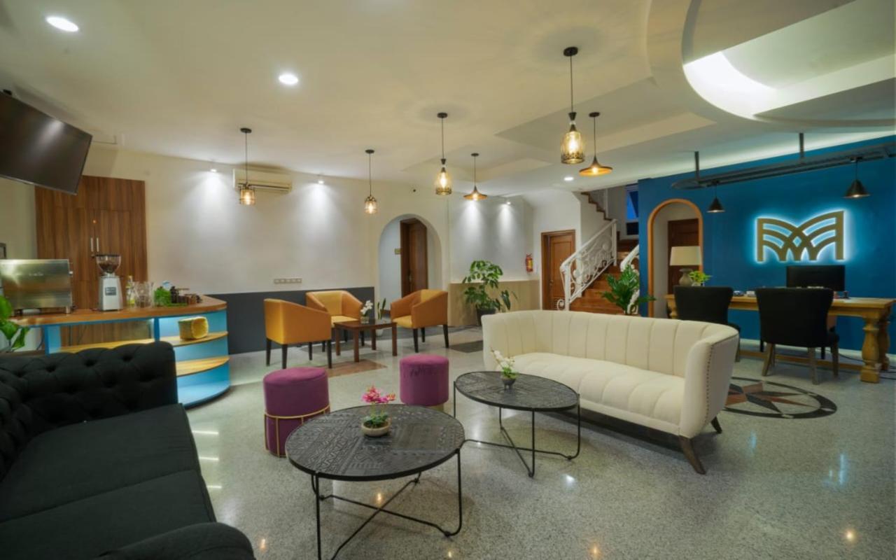 Madina Inn Джокьякарта Экстерьер фото