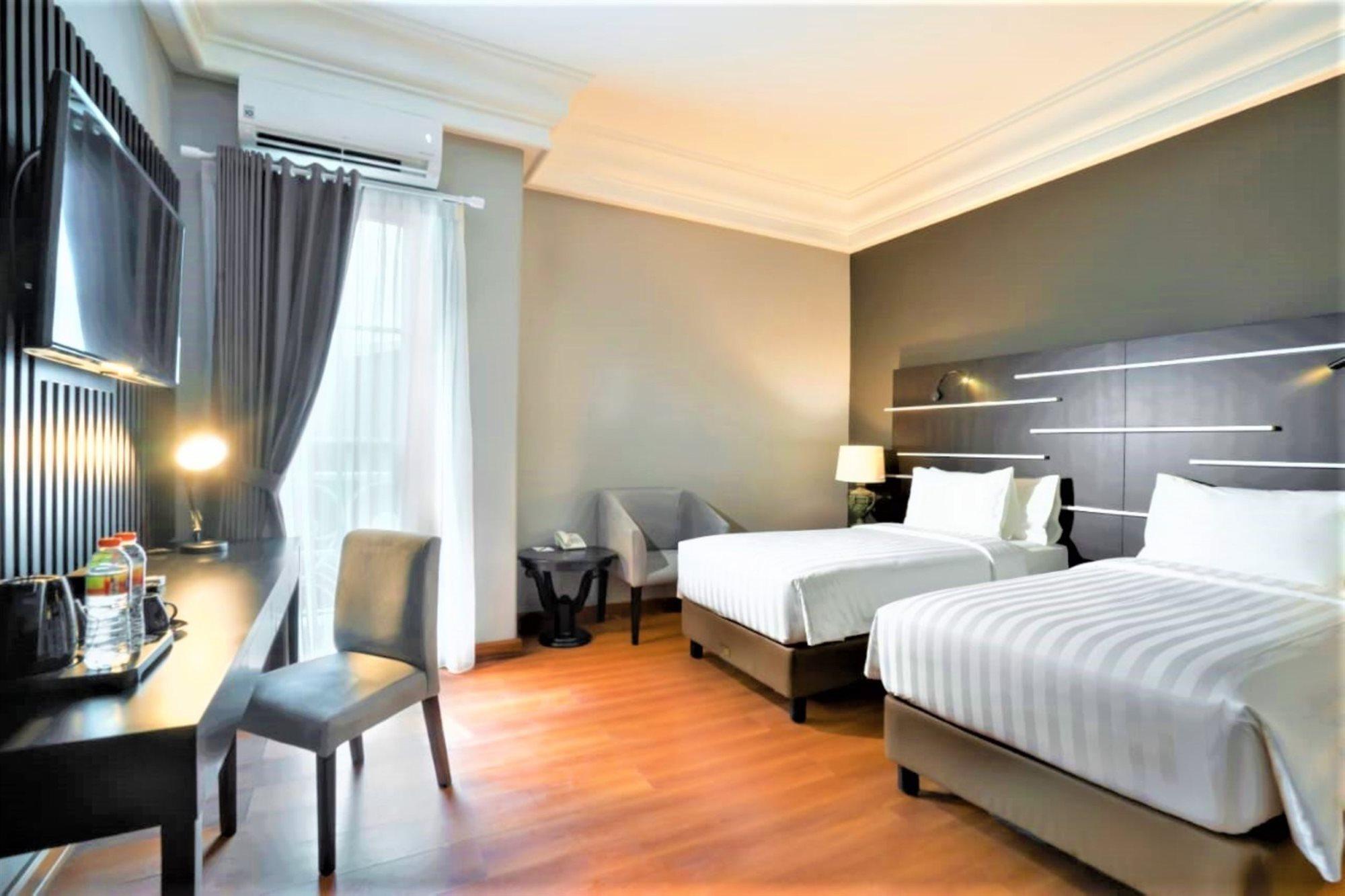 Madina Inn Джокьякарта Экстерьер фото