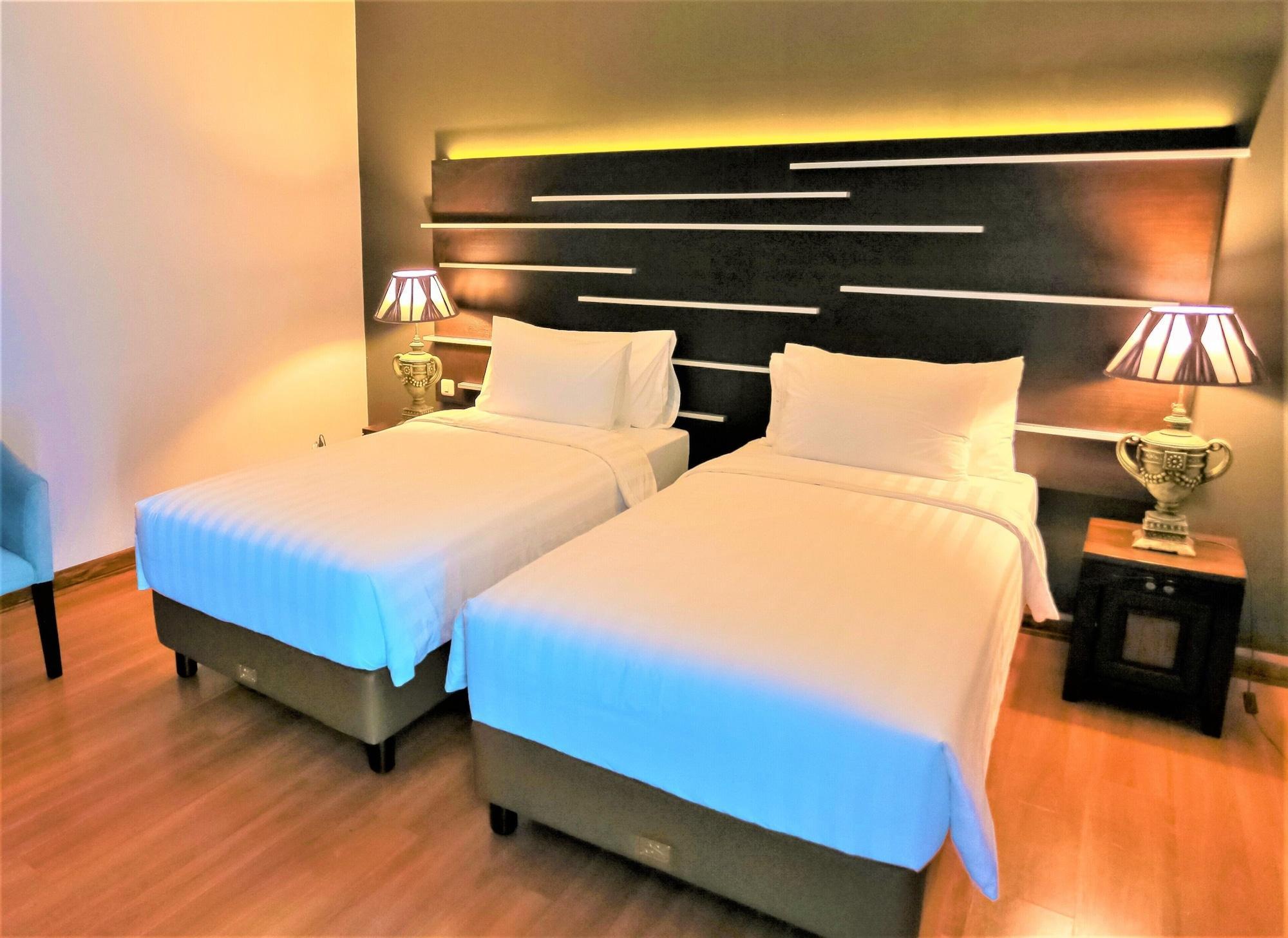 Madina Inn Джокьякарта Экстерьер фото