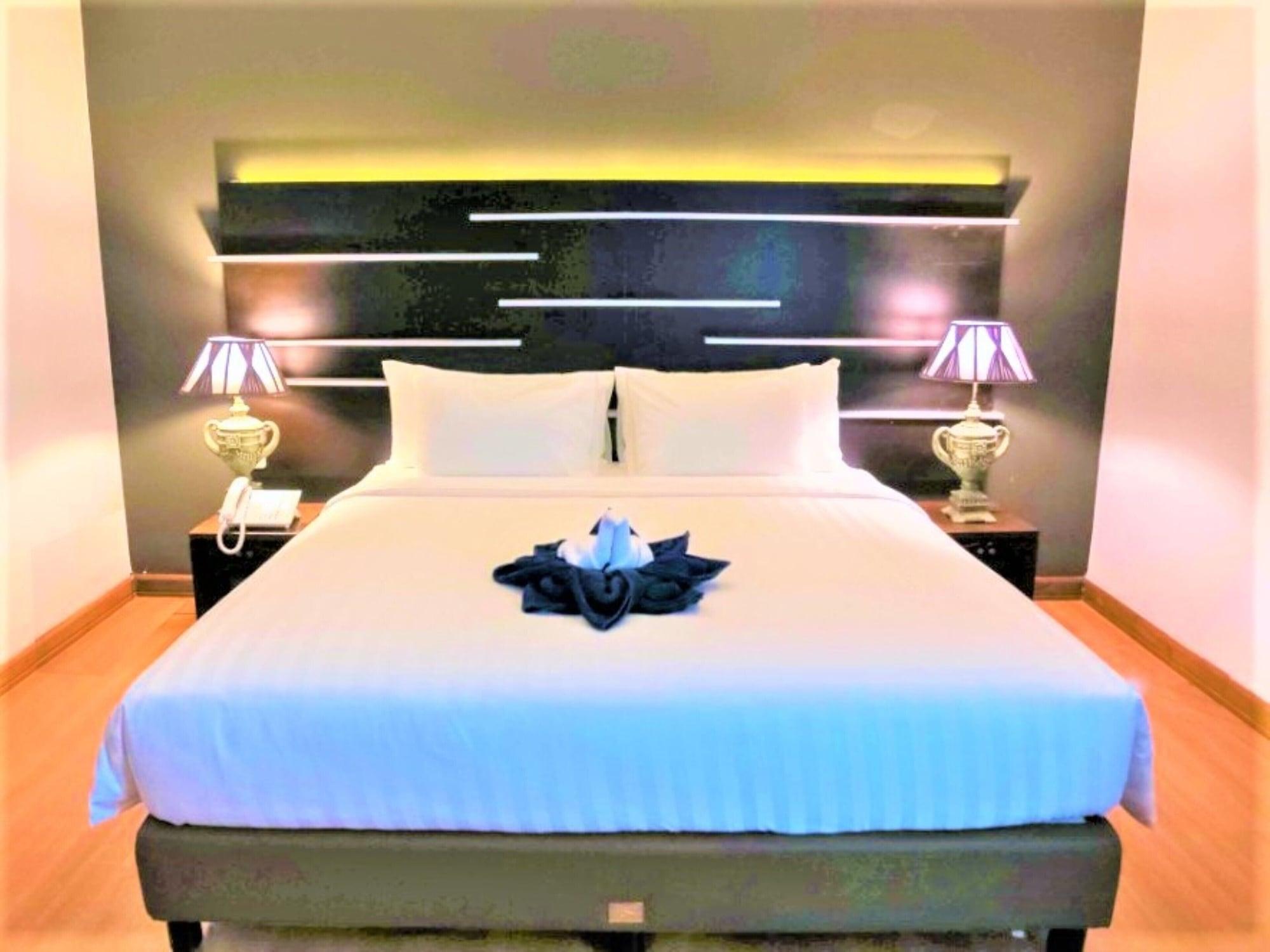 Madina Inn Джокьякарта Экстерьер фото